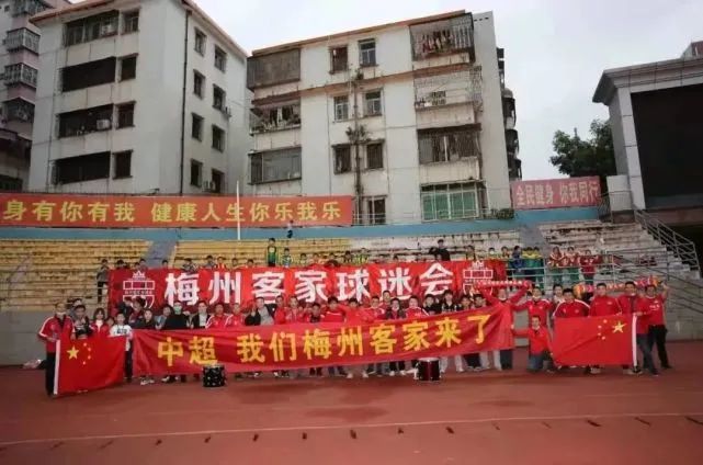 高强度、高位逼抢，你可以看到这有多棒，当我们的阵容达到最佳状态时，我们就能与最好的球队竞争。